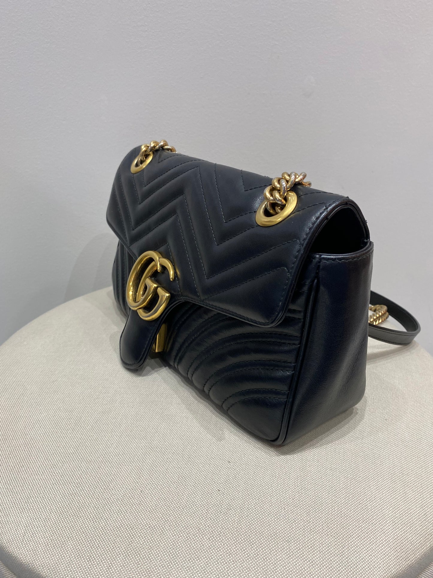 Gucci GG Marmont Flap Small Matelassé Shoulder Bag in Black