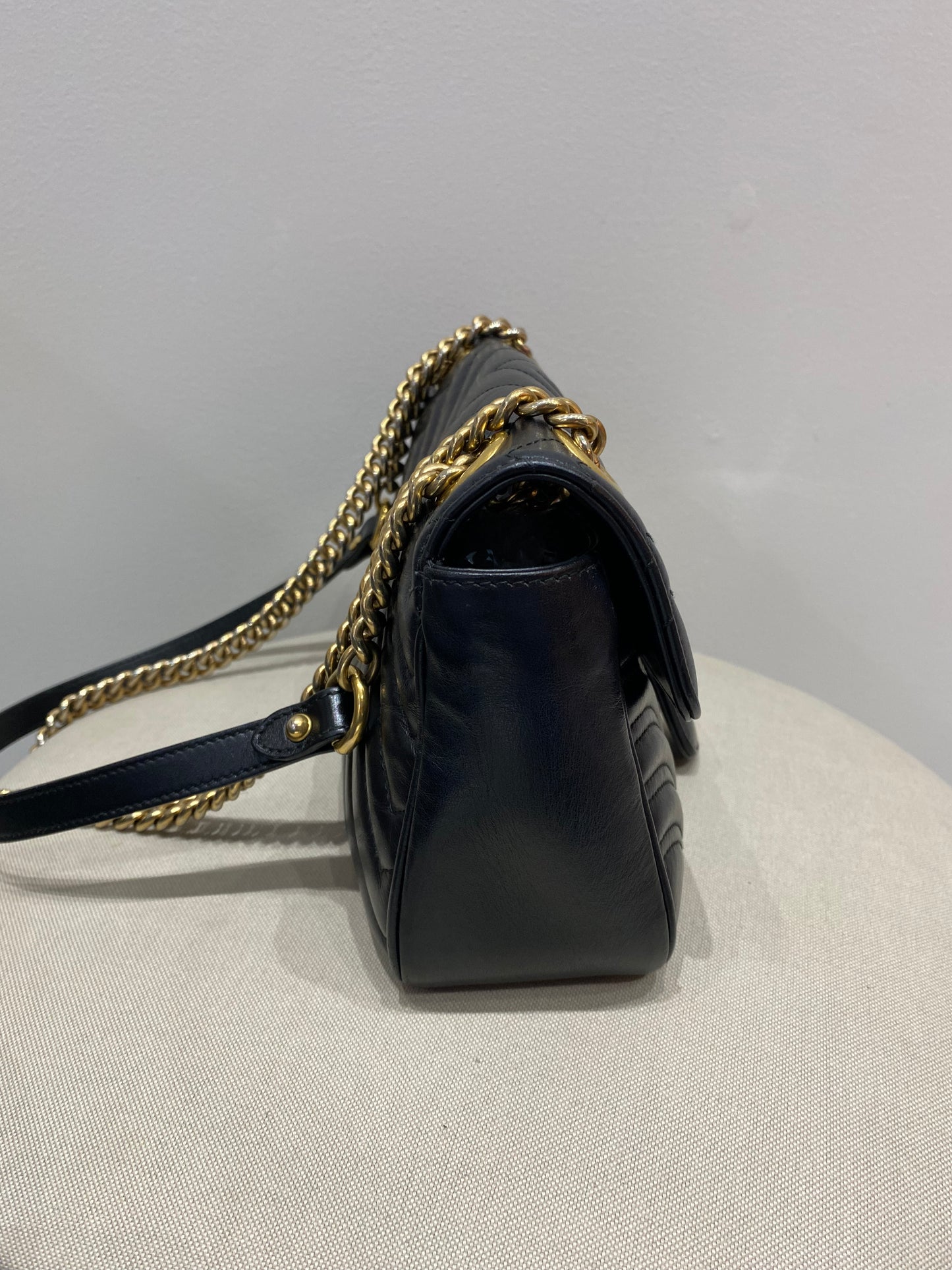 Gucci GG Marmont Flap Small Matelassé Shoulder Bag in Black
