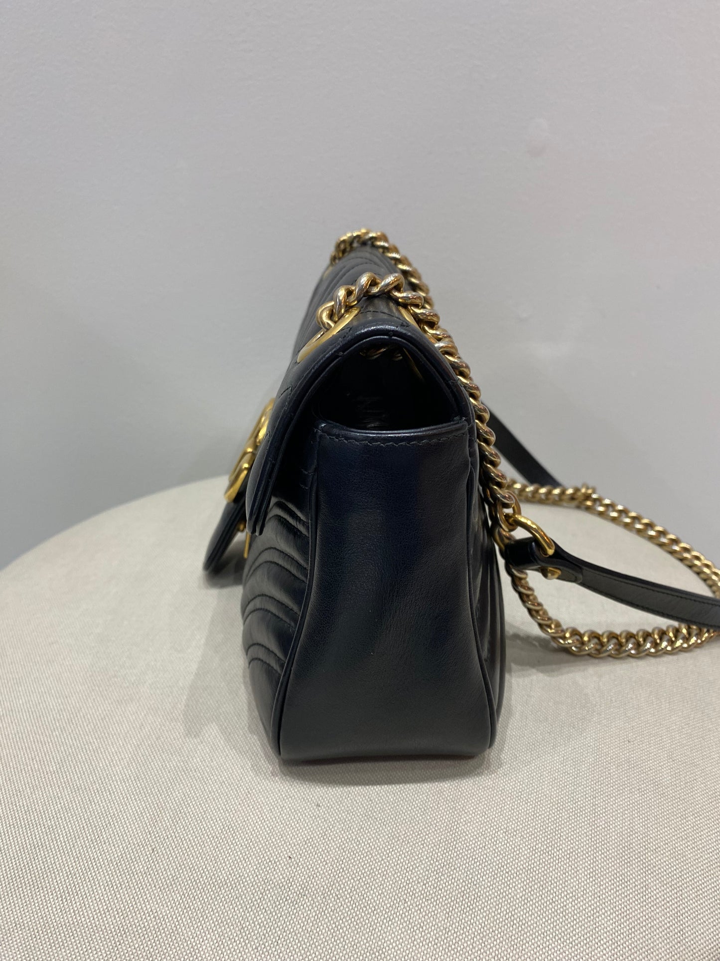 Gucci GG Marmont Flap Small Matelassé Shoulder Bag in Black