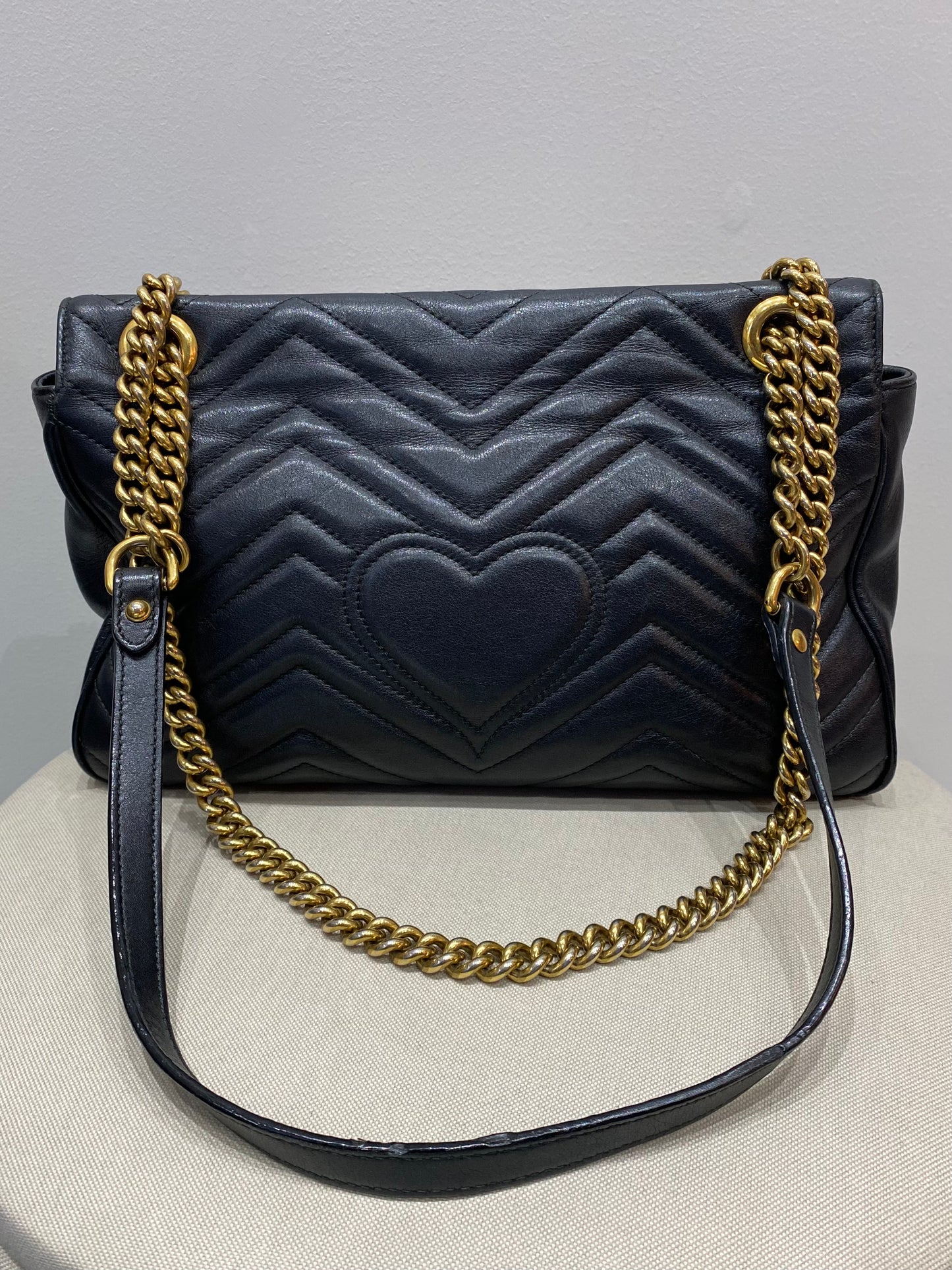 Gucci GG Marmont Flap Medium Matelassé Shoulder Bag in Black
