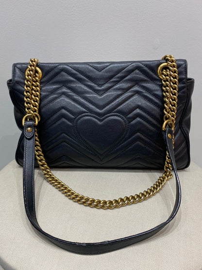 Gucci GG Marmont Flap Medium Matelassé Shoulder Bag in Black