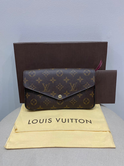Louis Vuitton Pochette Felicie in Monogram Canvas