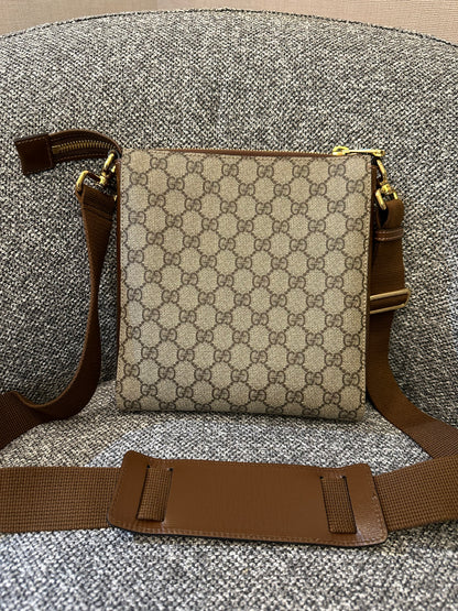 Gucci Interlocking G Messenger Bag in Beige and Ebony