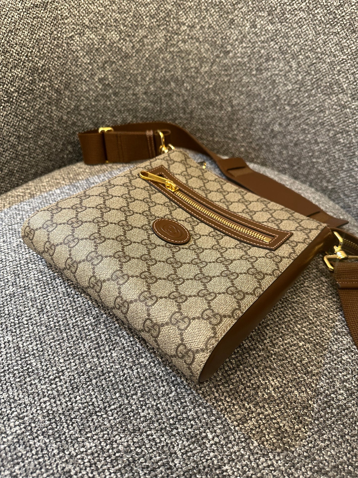 Gucci Interlocking G Messenger Bag in Beige and Ebony