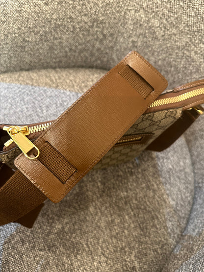 Gucci Interlocking G Messenger Bag in Beige and Ebony