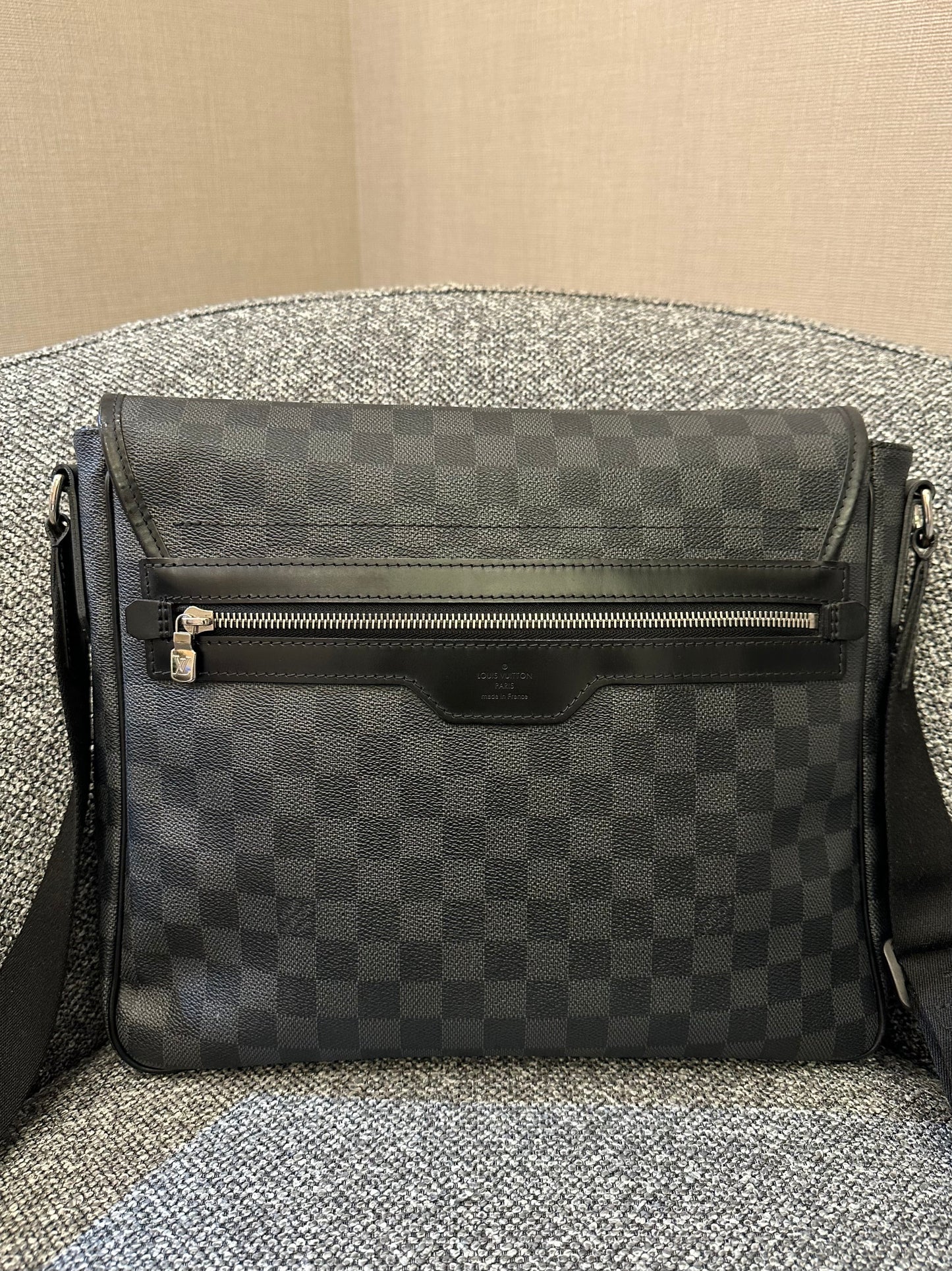 Louis Vuitton Damier Graphite Daniel Messenger Bag