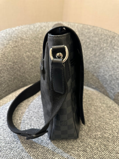 Louis Vuitton Damier Graphite Daniel Messenger Bag