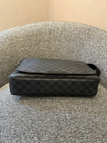 Louis Vuitton Damier Graphite Daniel Messenger Bag