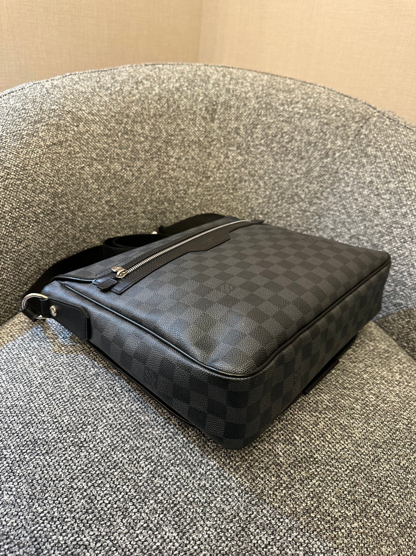 Louis Vuitton Damier Graphite Daniel Messenger Bag