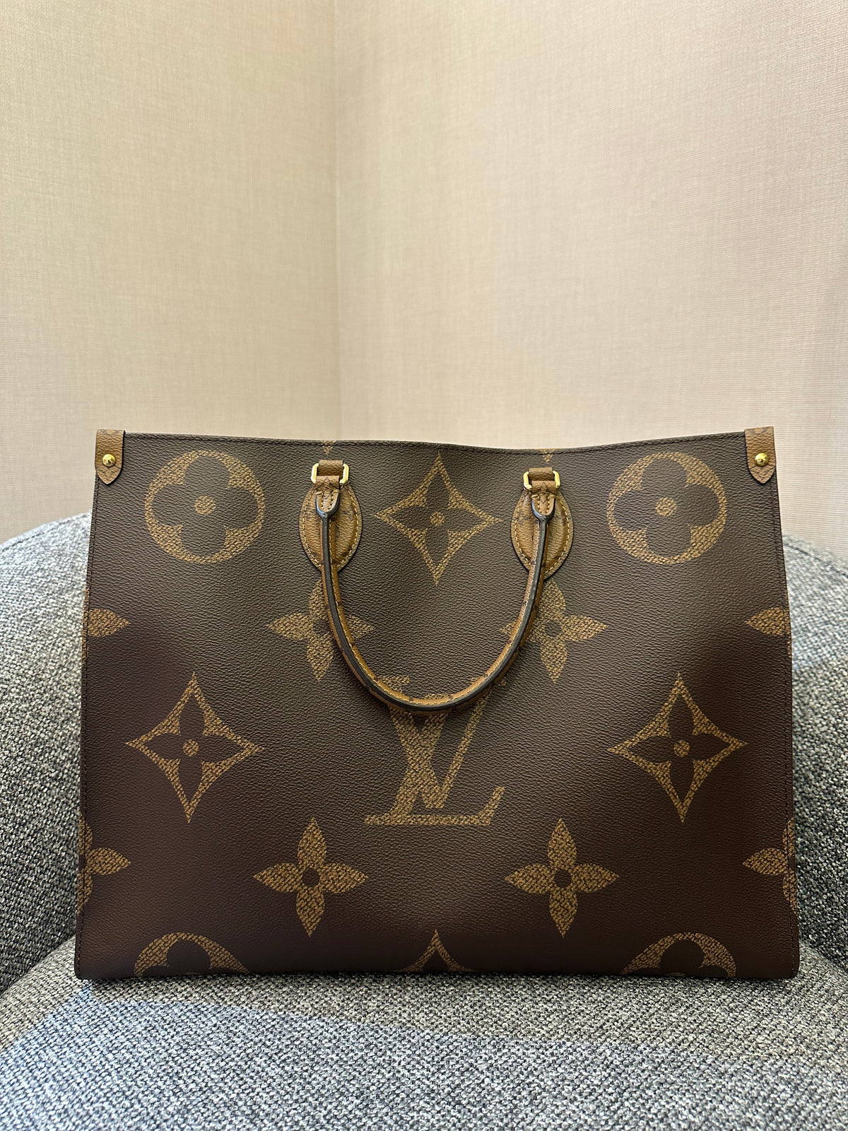 Louis Vuitton OnTheGo GM in Reverse Monogram