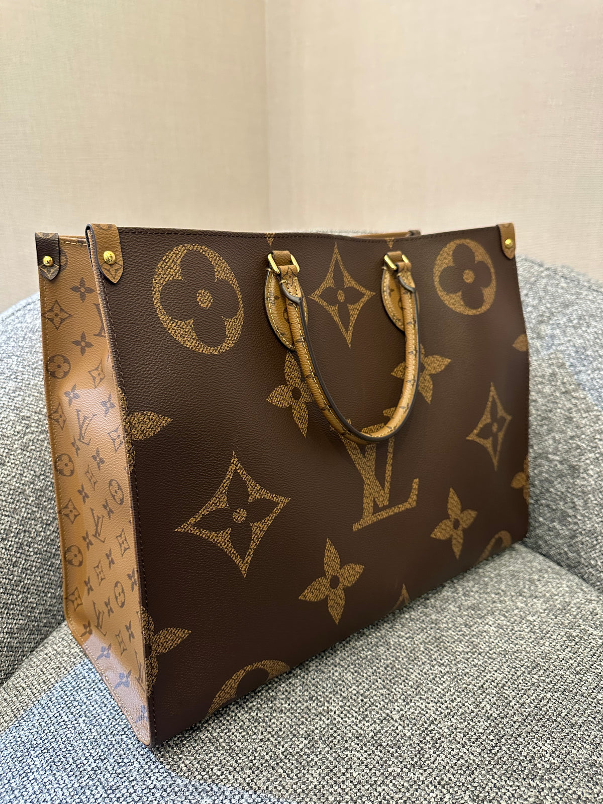 Louis Vuitton OnTheGo GM in Reverse Monogram