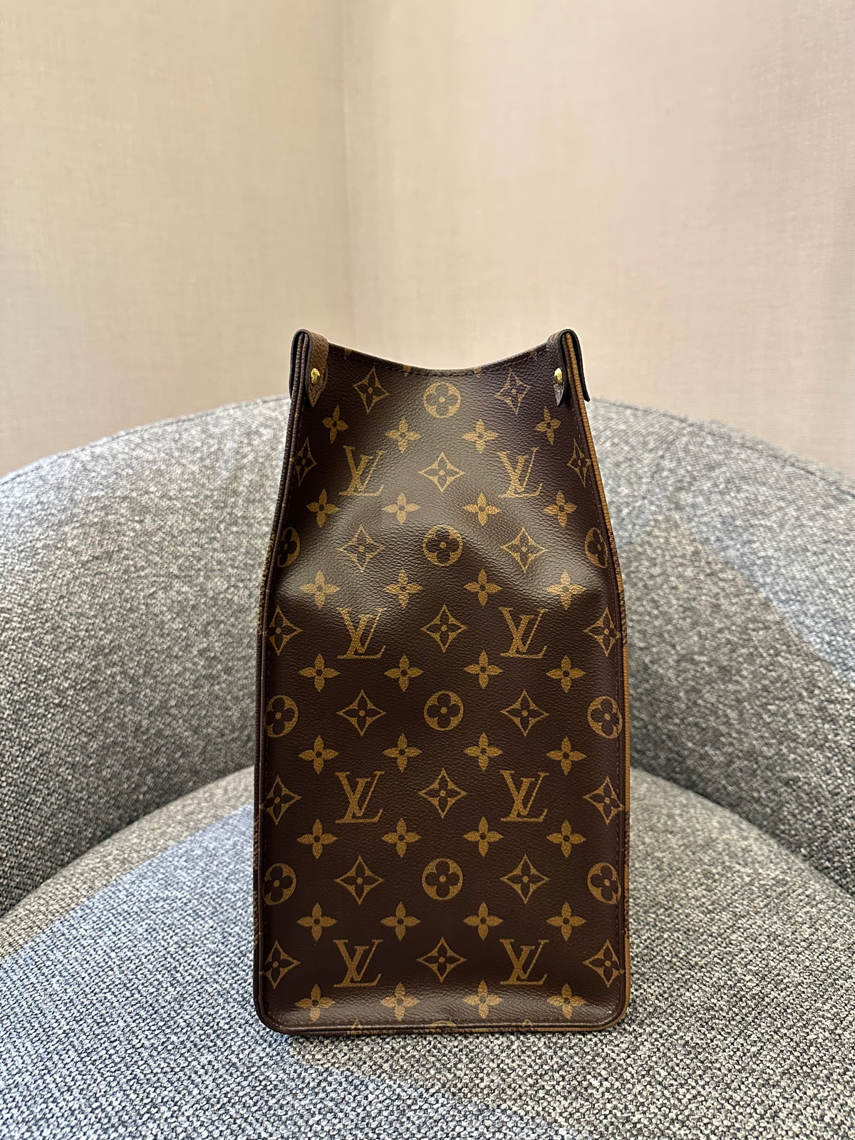Louis Vuitton OnTheGo GM in Reverse Monogram
