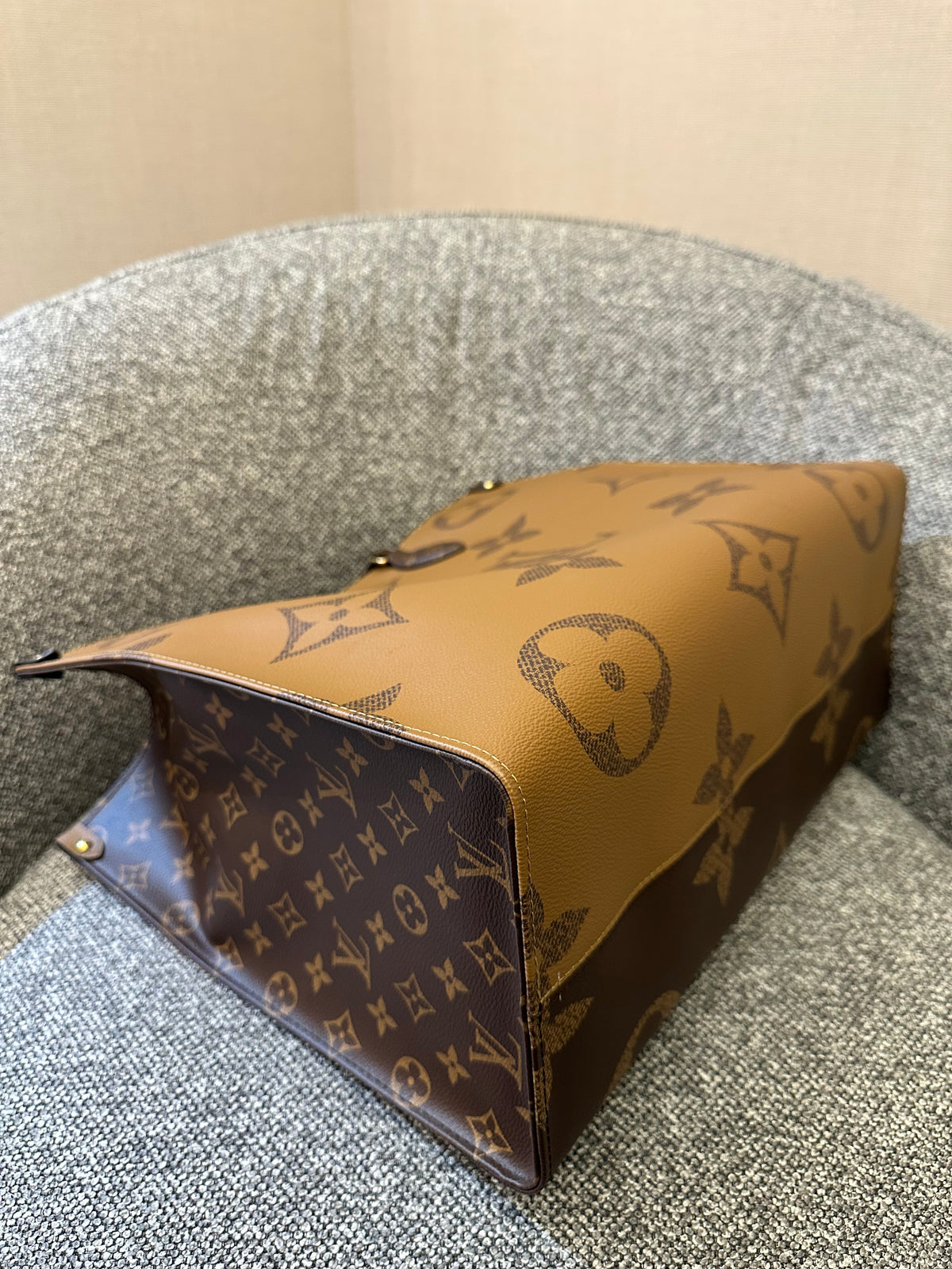 Louis Vuitton OnTheGo GM in Reverse Monogram