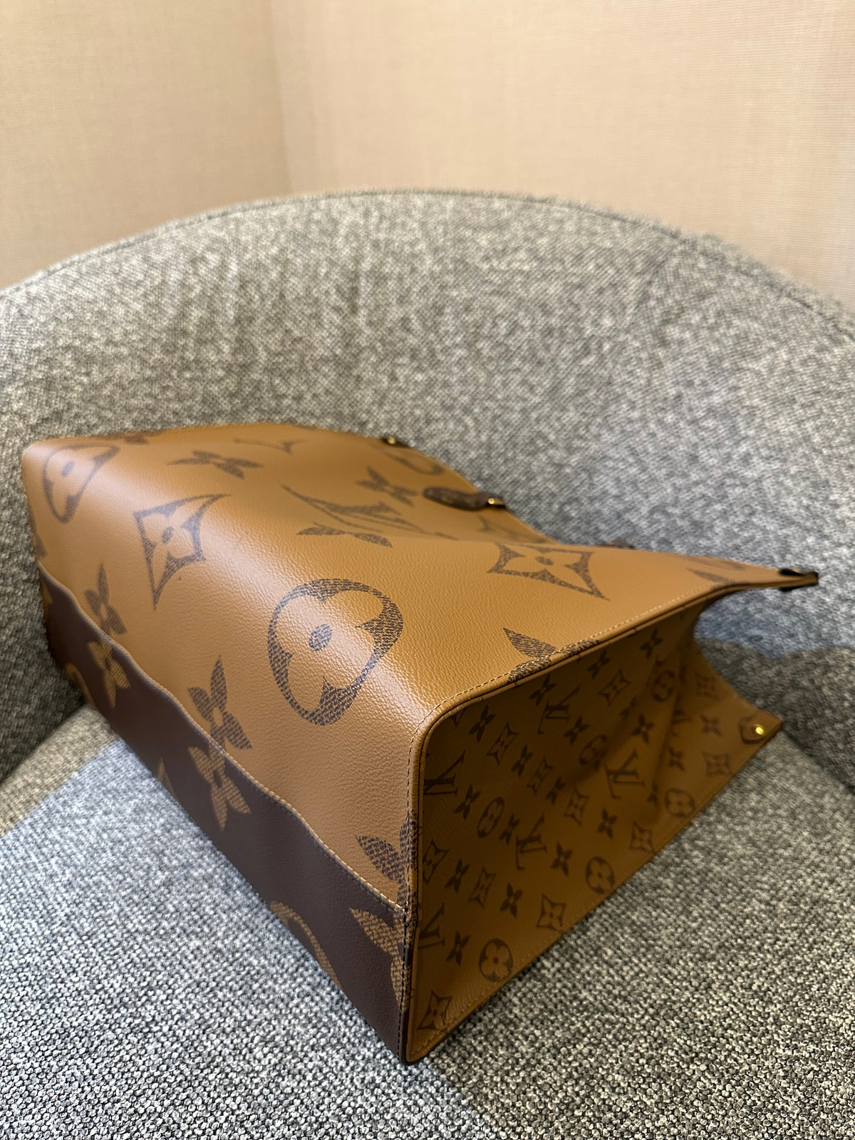 Louis Vuitton OnTheGo GM in Reverse Monogram