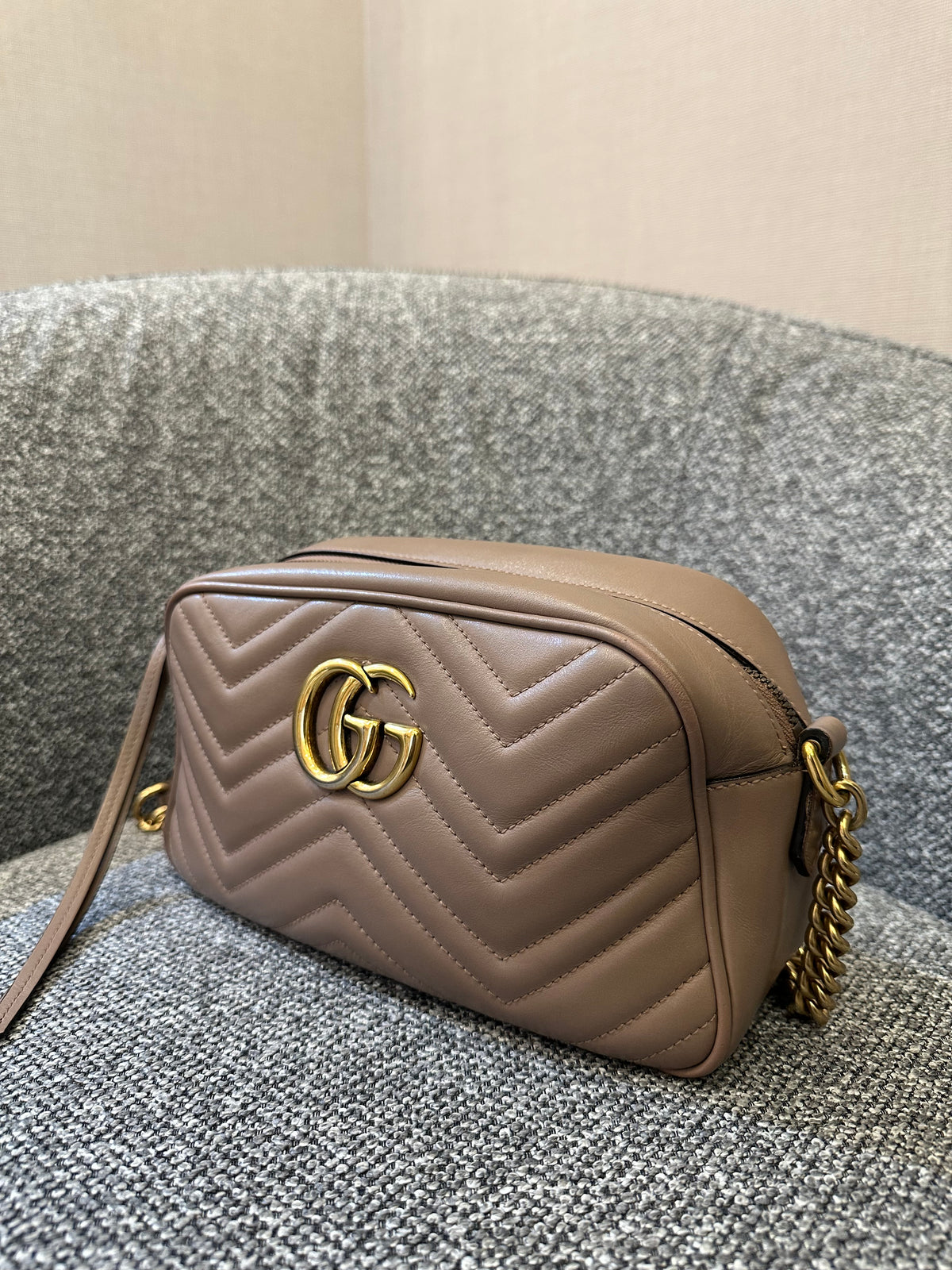 Gucci GG Marmont Small Camera Bag in Dusty Pink Quilted Leather