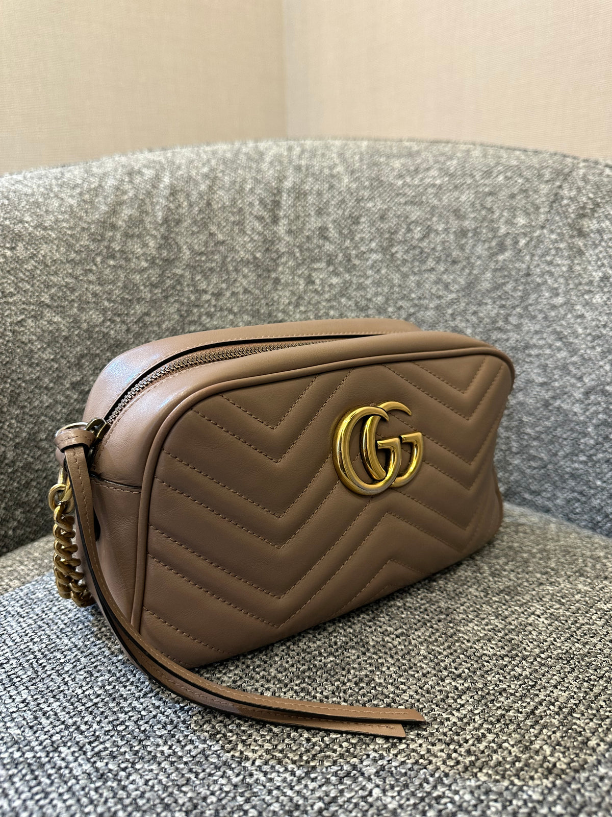 Gucci GG Marmont Small Camera Bag in Dusty Pink Quilted Leather