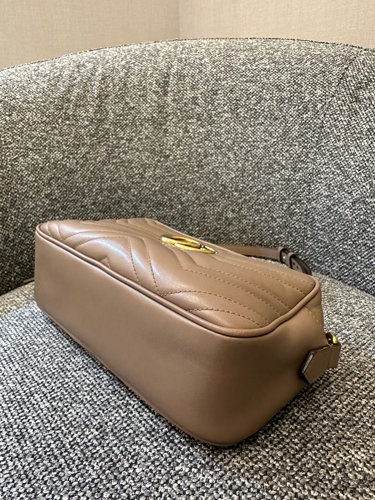 Gucci GG Marmont Small Camera Bag in Dusty Pink Quilted Leather