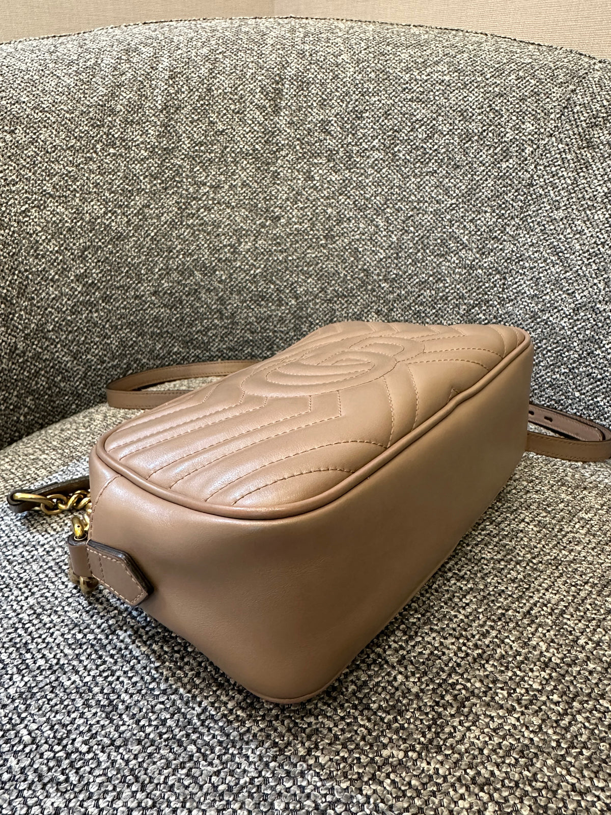 Gucci GG Marmont Small Camera Bag in Dusty Pink Quilted Leather