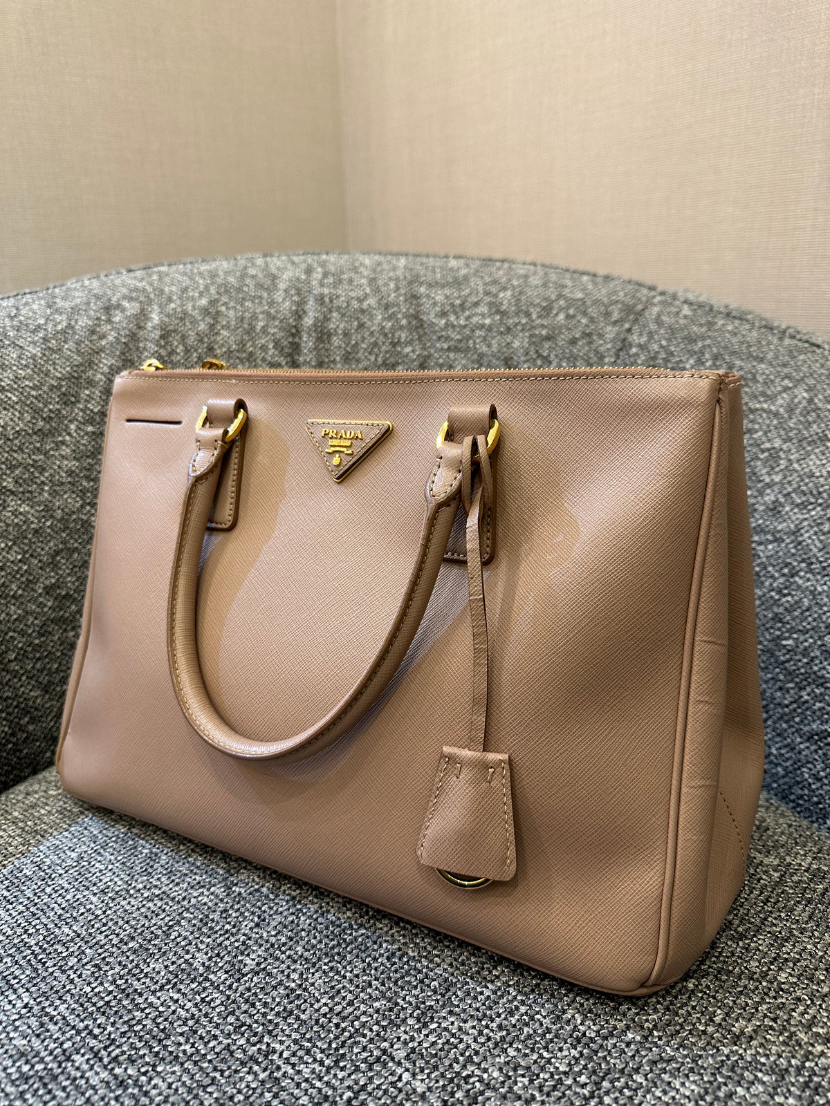 Prada Saffiano Lux Galleria Double Zip Handbag in Light Pink