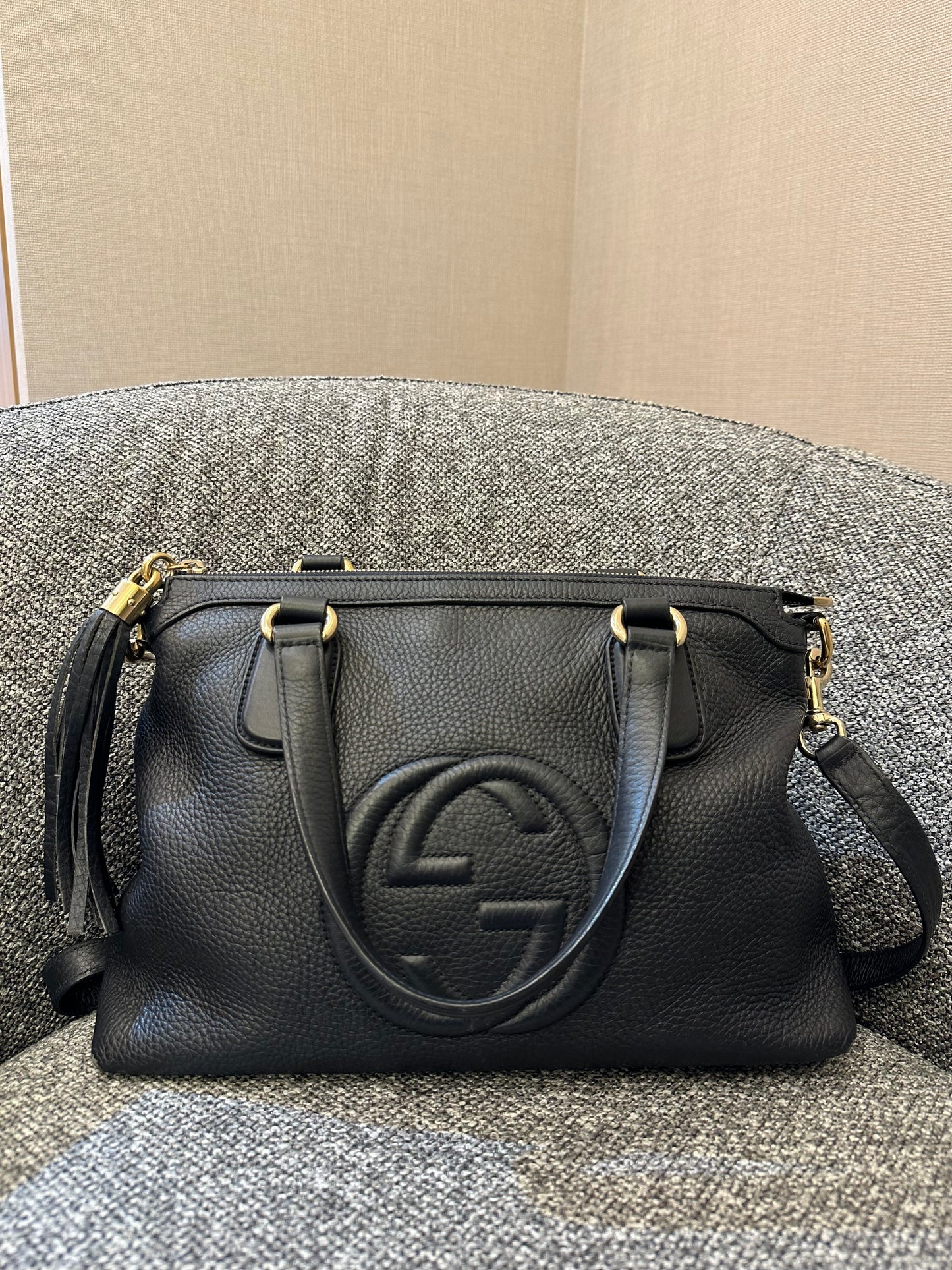Gucci Soho Top Handle Bag in Black Grained Leather