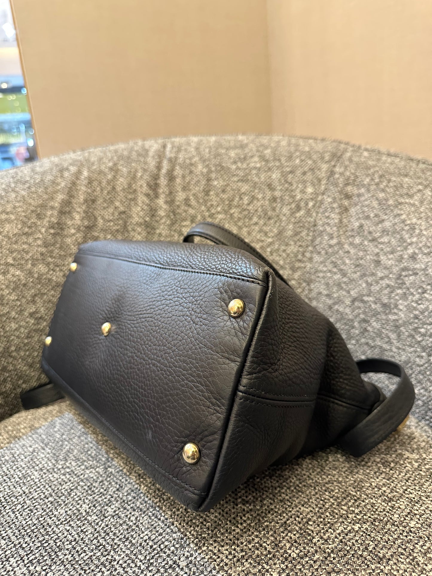 Gucci Soho Top Handle Bag in Black Grained Leather