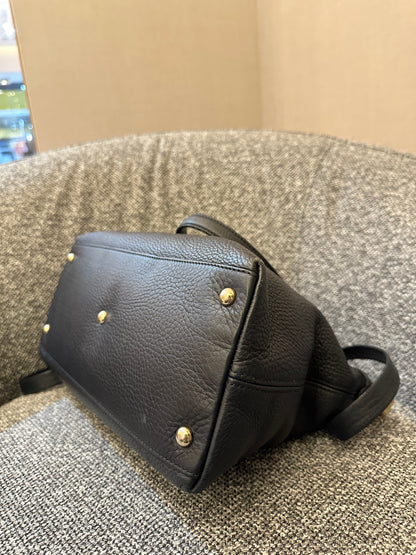 Gucci Soho Top Handle Bag in Black Grained Leather