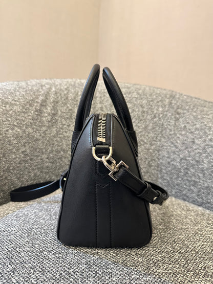 Givenchy Antigona Satchel in Black Leather