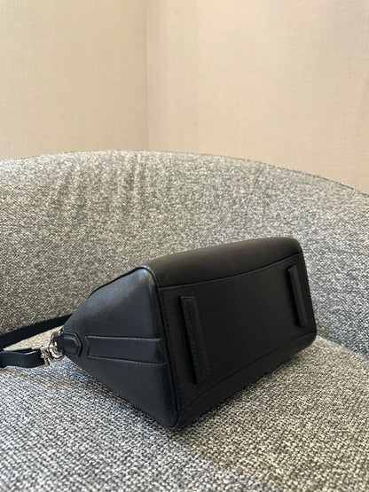 Givenchy Antigona Satchel in Black Leather
