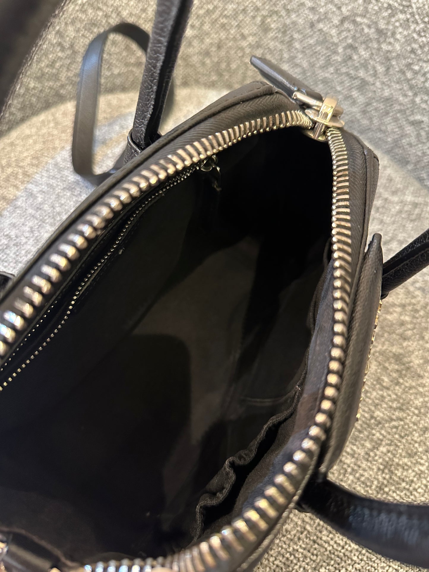 Givenchy Antigona Satchel in Black Leather