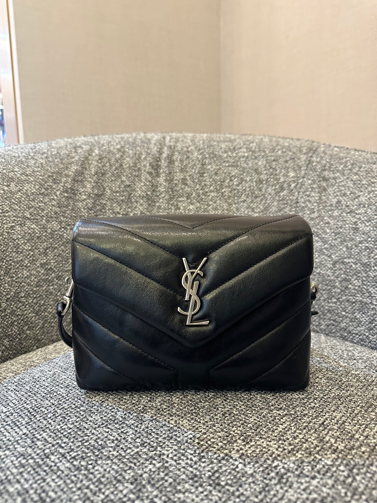 Yves Saint Laurent Toy Loulou Shoulder Bag in Black Quilted Leather