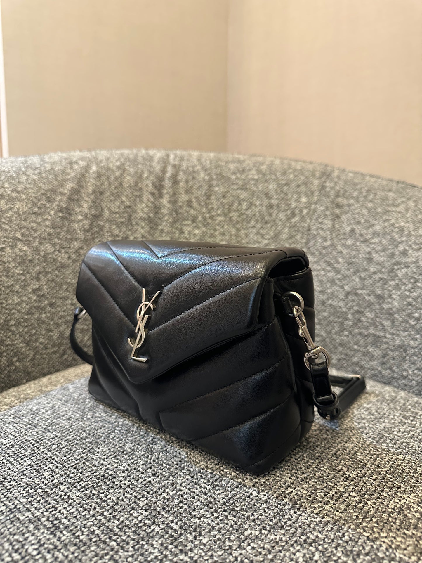 Yves Saint Laurent Toy Loulou Shoulder Bag in Black Quilted Leather