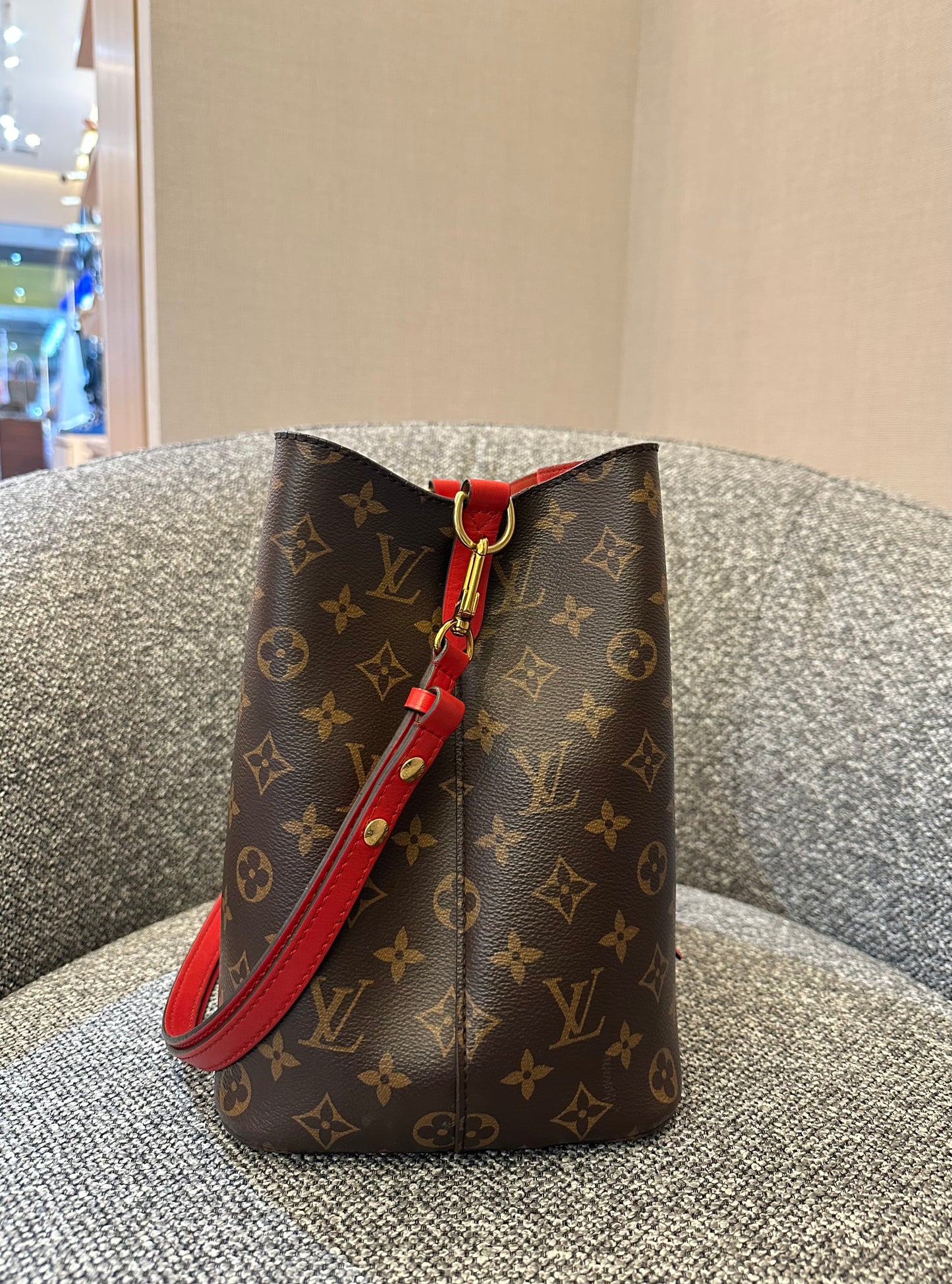Louis Vuitton NeoNoe MM Bucket Bag in Monogram Canvas with Red Coquelicots Leather Trim