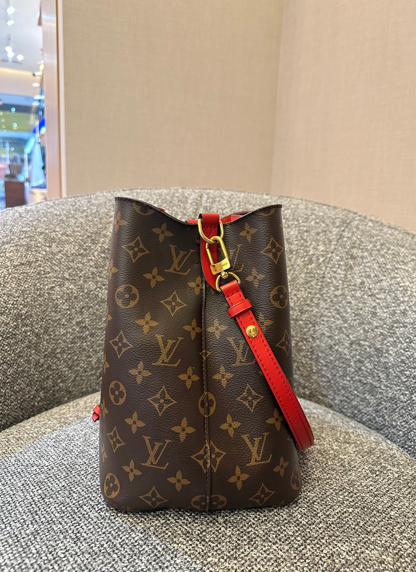 Louis Vuitton NeoNoe MM Bucket Bag in Monogram Canvas with Red Coquelicots Leather Trim