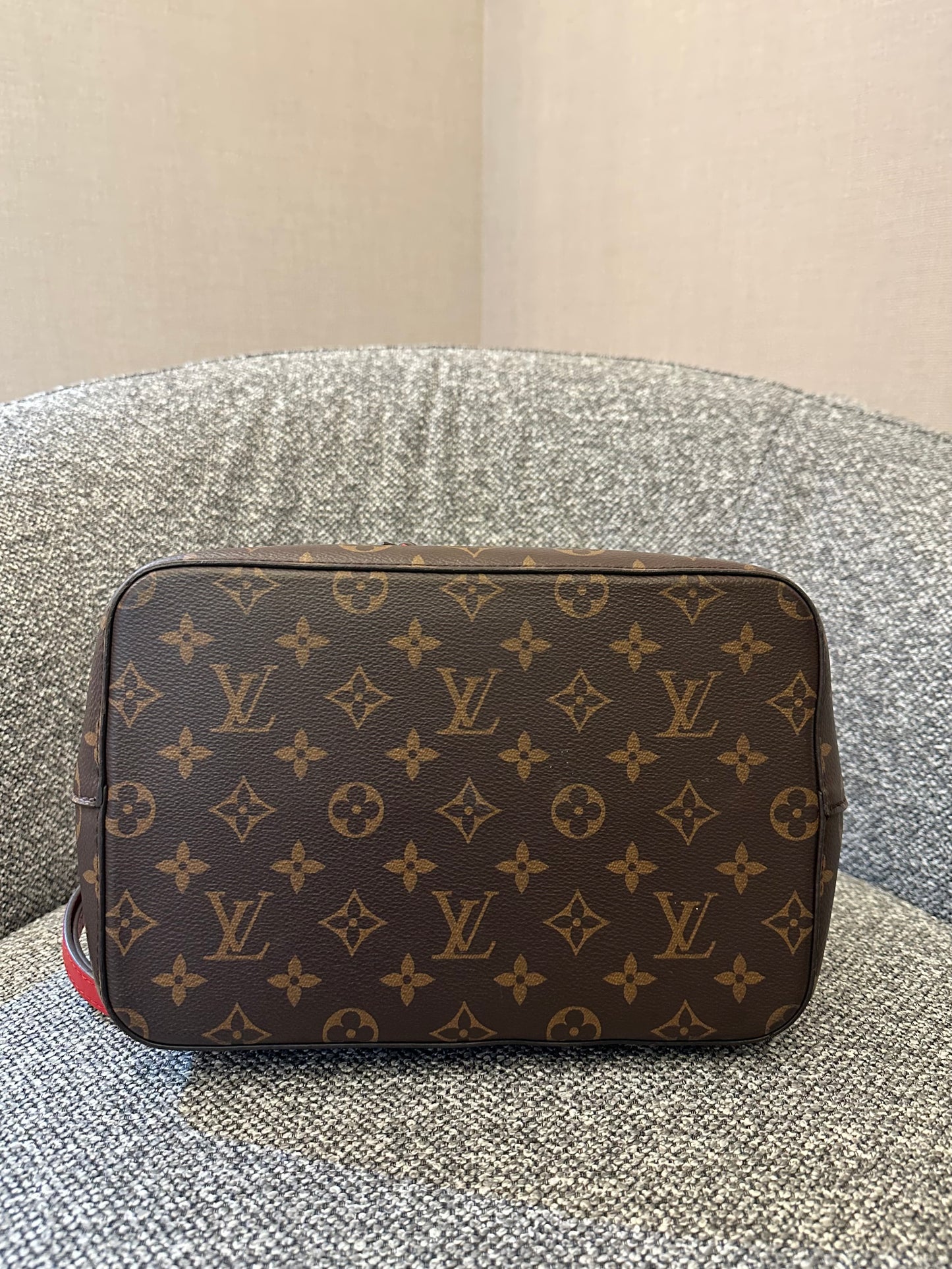 Louis Vuitton NeoNoe MM Bucket Bag in Monogram Canvas with Red Coquelicots Leather Trim