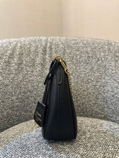 Prada Re-Edition 2005 In Black Saffiano Leather