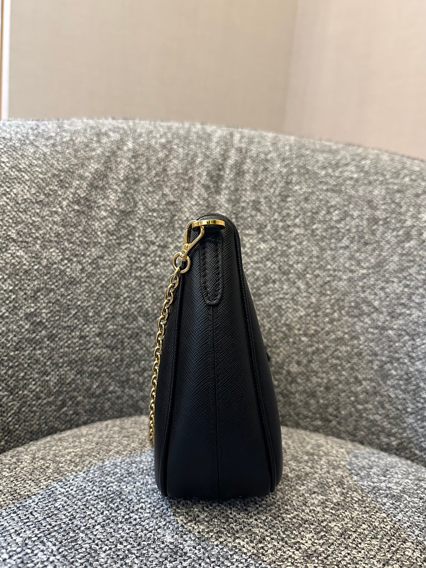 Prada Re-Edition 2005 In Black Saffiano Leather