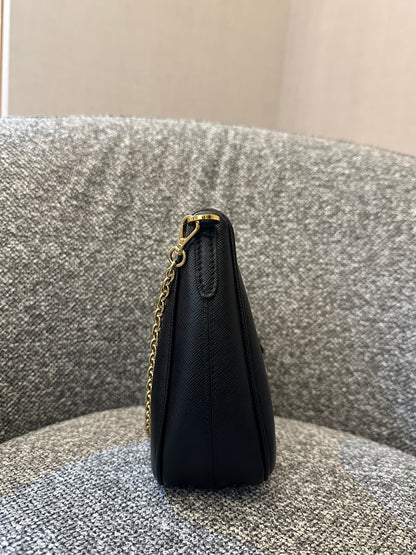 Prada Re-Edition 2005 In Black Saffiano Leather
