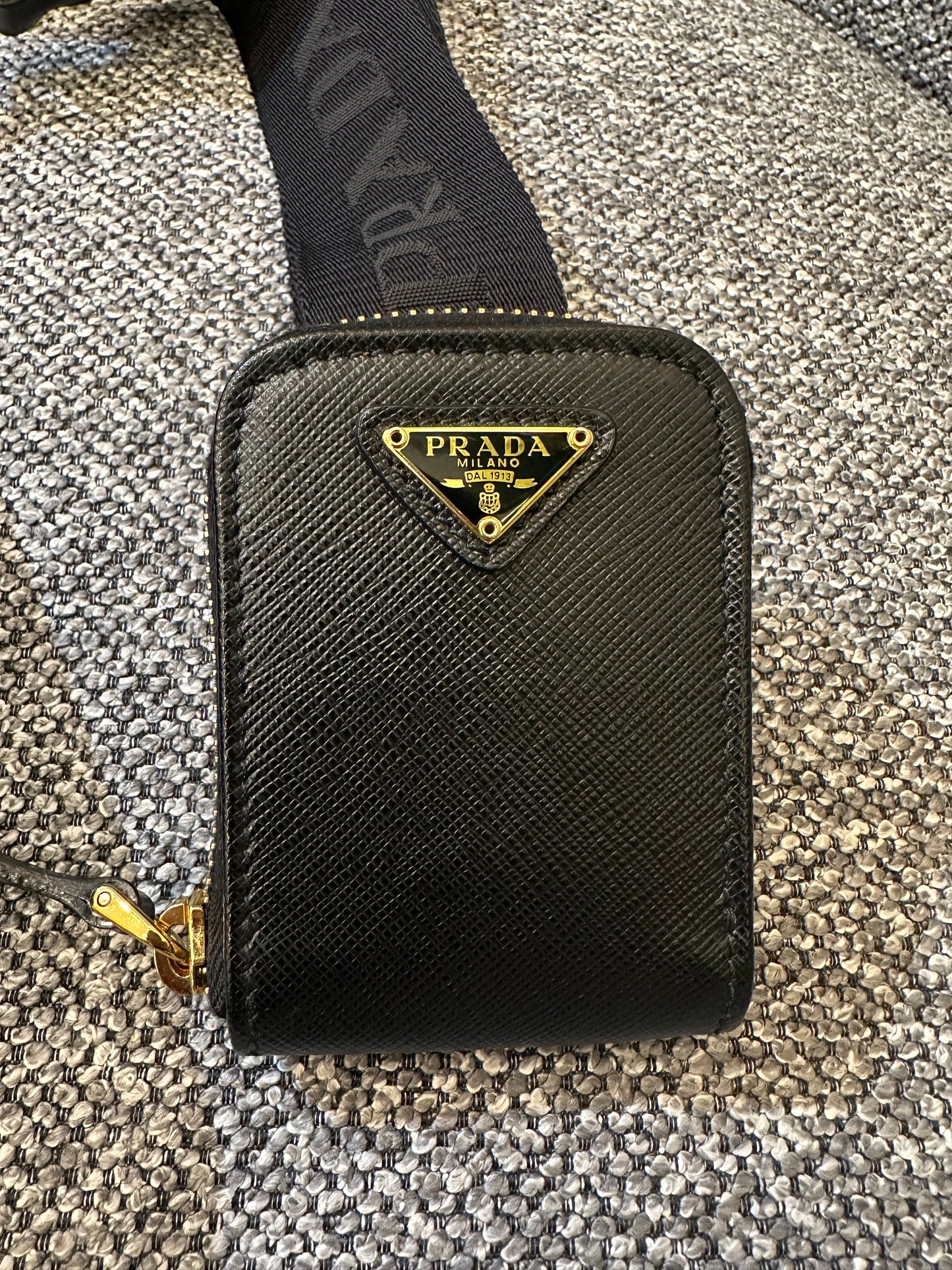 Prada Re-Edition 2005 In Black Saffiano Leather