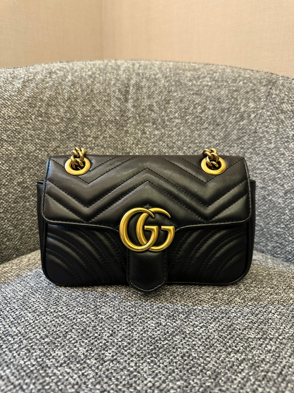 Gucci GG Marmont Matelasse Shoulder Bag in Black Leather