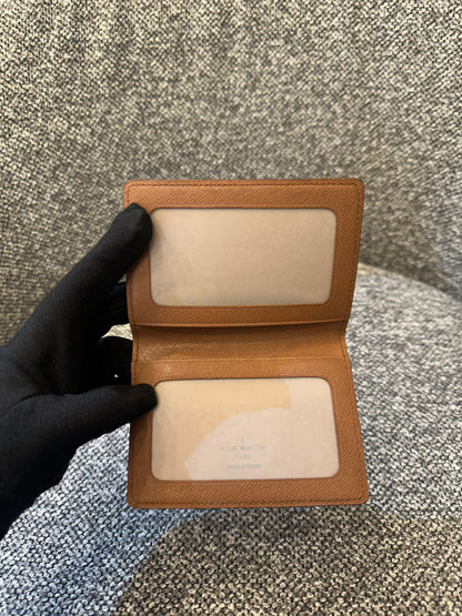 Louis Vuitton Enveloppe Carte De Viste Card Halder in Classic Monogram Canvas