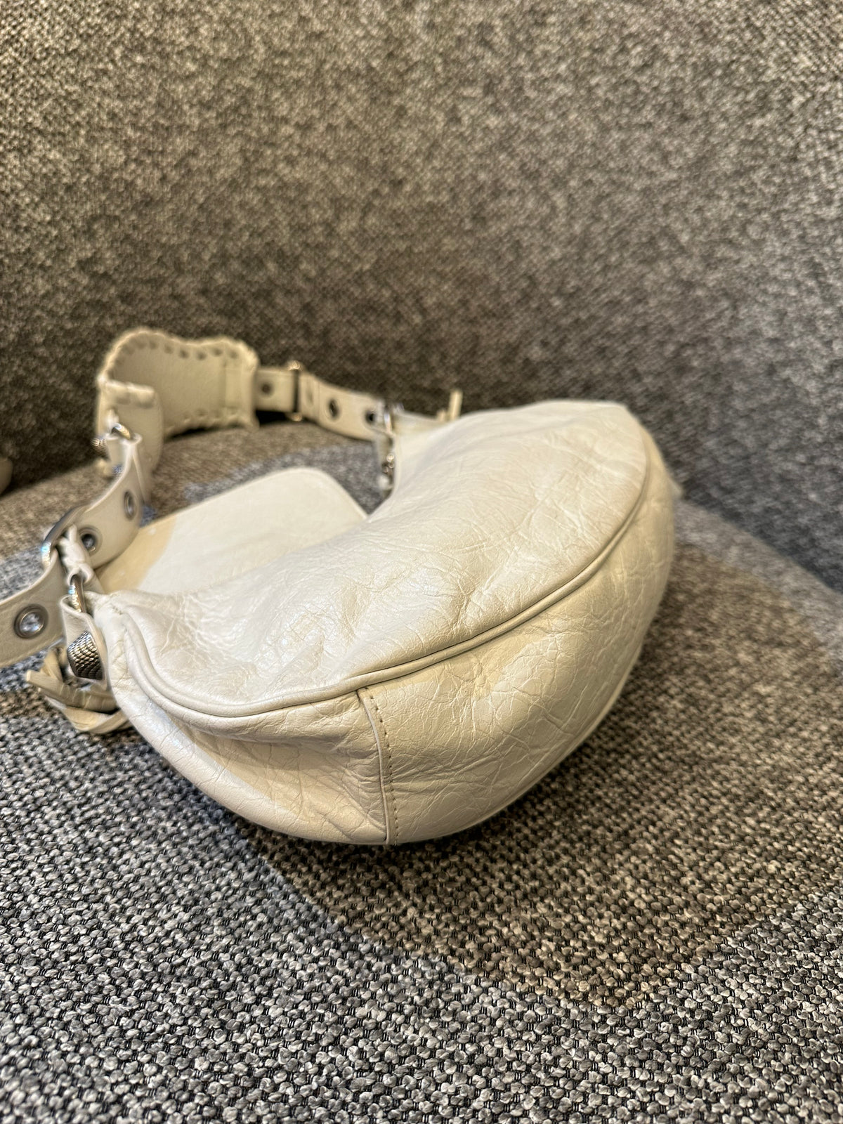 Balenciaga Le Cagole Shoulder Bag in White