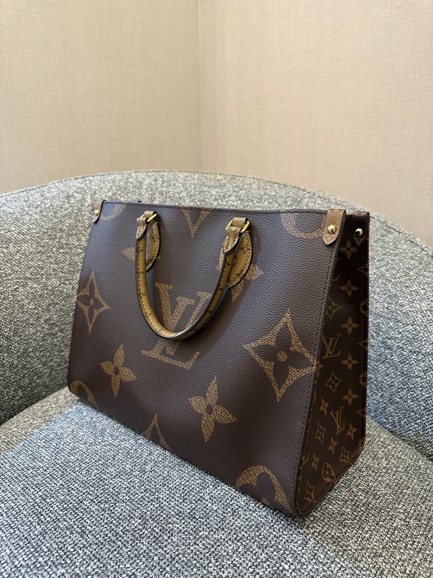 Louis Vuitton OnTheGo MM In Reverse Monogram Giant Canvas