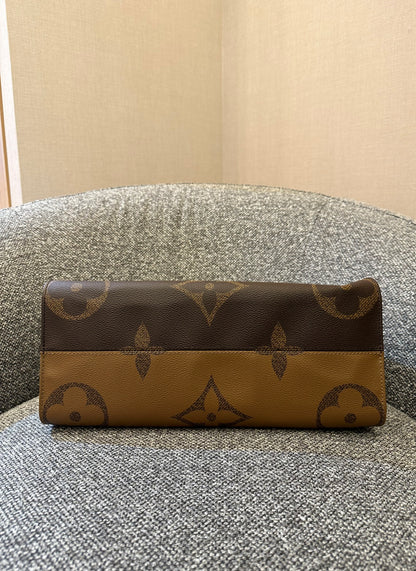 Louis Vuitton OnTheGo MM In Reverse Monogram Giant Canvas