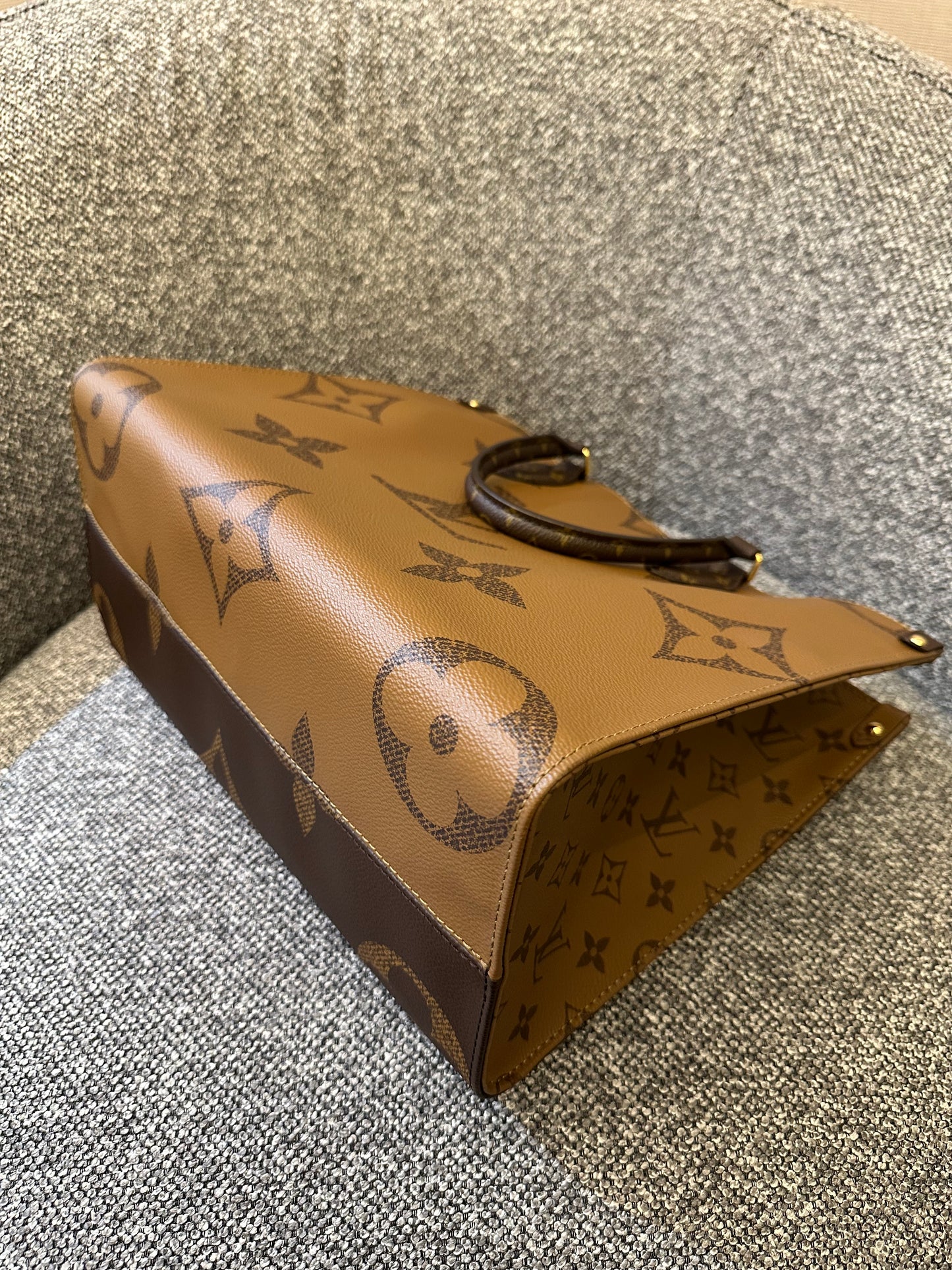 Louis Vuitton OnTheGo MM In Reverse Monogram Giant Canvas