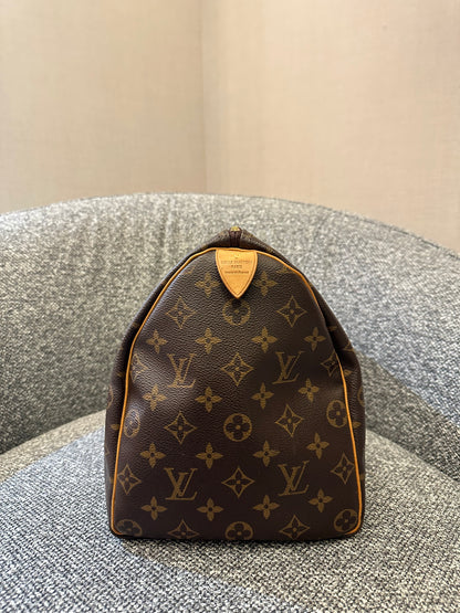 Louis Vuitton Speedy 35 in Monogram Canvas