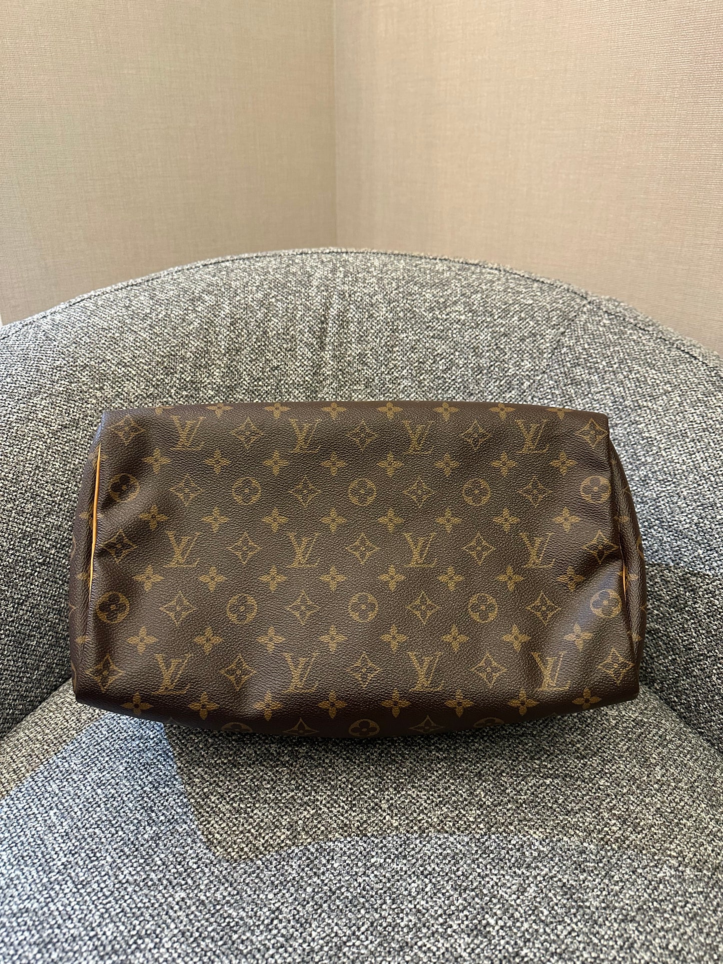 Louis Vuitton Speedy 35 in Monogram Canvas