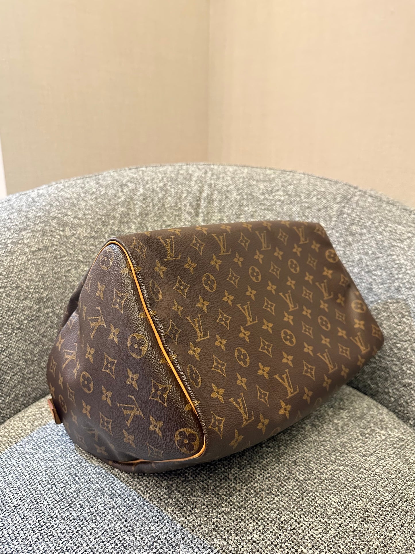 Louis Vuitton Speedy 35 in Monogram Canvas