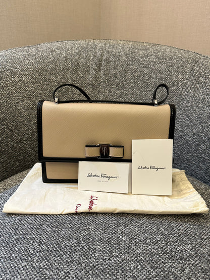 Ferragamo Vara Bow Bag Shoulder Bag in Bicolor Design