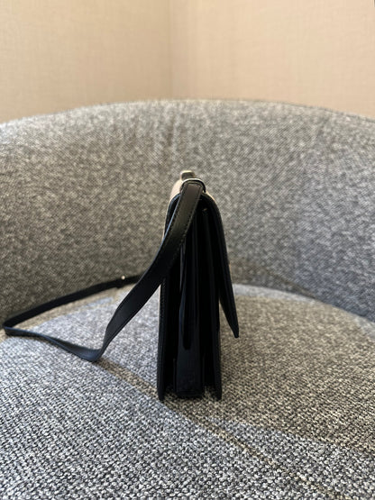 Ferragamo Vara Bow Bag Shoulder Bag in Bicolor Design