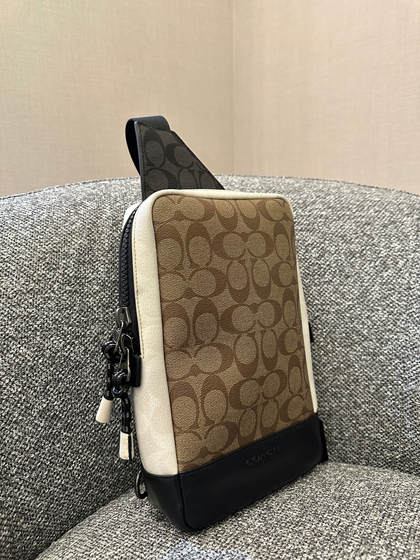 Coach Turner Pack in Signature Coated Canvas